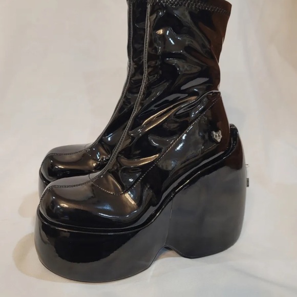 Naked Wolfe Mayhem Boots - Picture 1 of 1